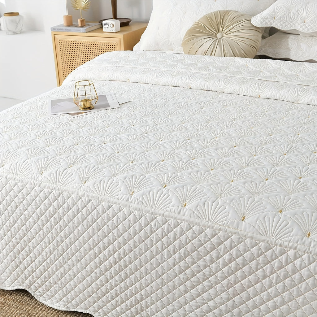 3pcs Queen King Size Luxury Modern Sea Shell Embroidered Quilt Set, 100% Polyester, Creme White - Includes 1 Quilt and 2 Pillow Shams, Lightweight Soft Matelasse Coverlet for All-Season Comfort, Comfortable Clothing|Quilted Design|Textured Fabric