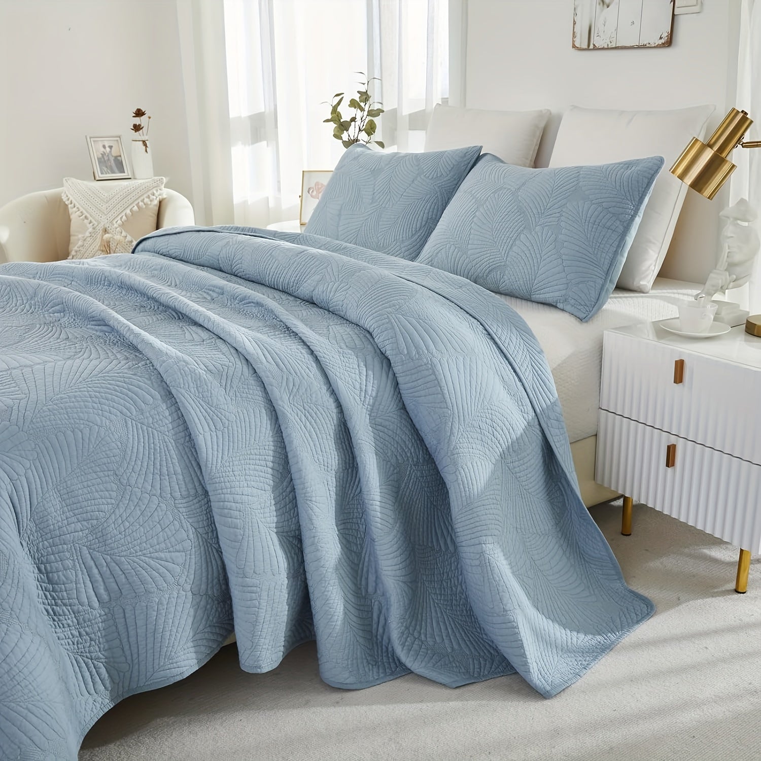 3Pcs Luxury Palm Tree Leaf Pattern Embroidered Quilt Set, 100% Cotton Blue Farmhouse Bedspread Set, Lightweight Soft Tropical Style Coverlet Set, for All-Season, Queen King Size