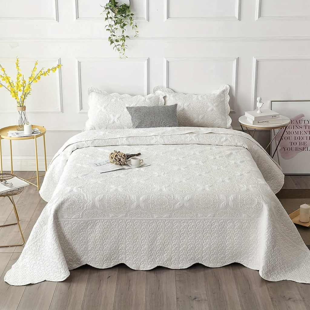 3Pcs Luxury Elegant Embroidered Leaf Pattern Farmhouse Quilt Set, 100% Polyester Botanical Theme White Retro Bedspread Set, Lightweight Soft Shabby Matelasse Chic Coverlet Set, for All-Season, Queen King Size, (1 Quilt + 2 Pillow Shams)
