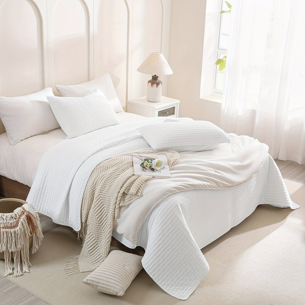 Lightweight Soft Extra Large Thin Quilt Set 3pcs, Minimalist Aesthetic Style, Ultra-Soft Comfortable Lightweight Bedding for All Seasons