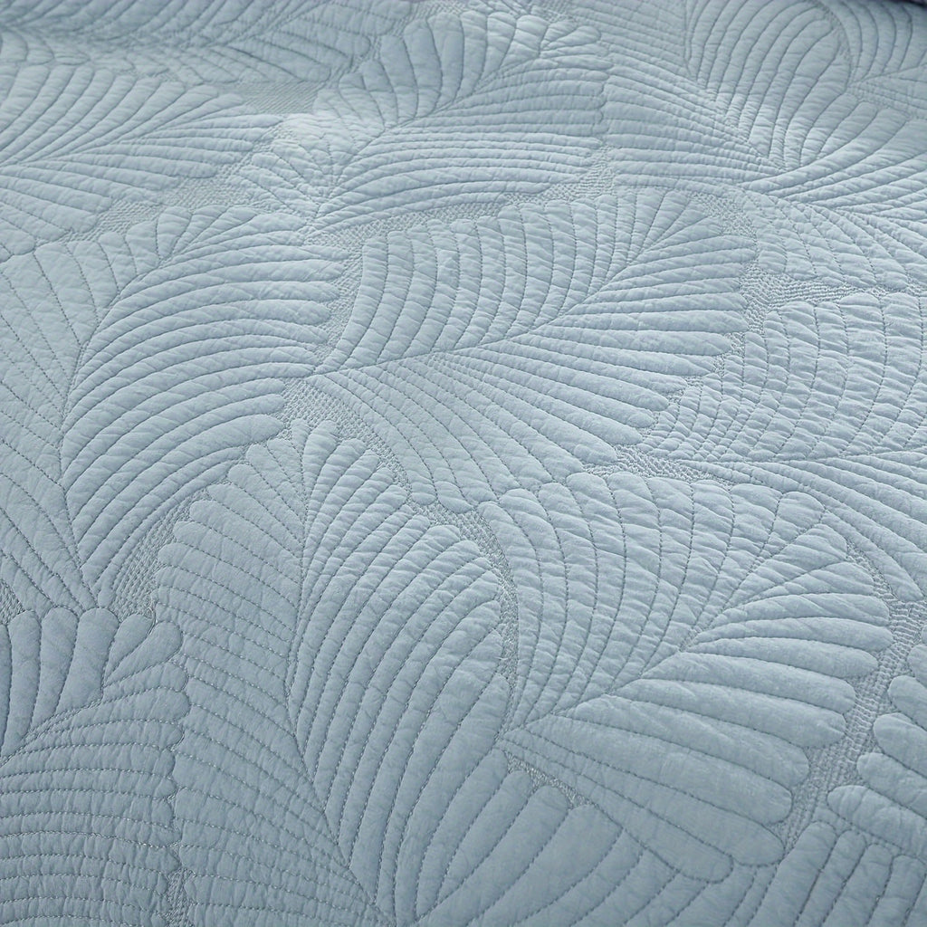 3Pcs Luxury Palm Tree Leaf Pattern Embroidered Quilt Set, 100% Cotton Blue Farmhouse Bedspread Set, Lightweight Soft Tropical Style Coverlet Set, for All-Season, Queen King Size