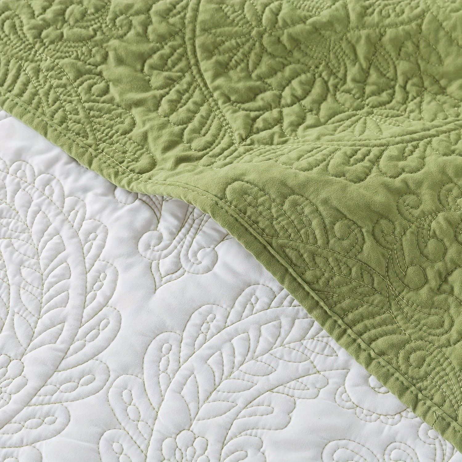Three-piece Set Of South African Green Master-level Hand-quilted Cotton + Microfiber Quilted to Make Gifts, Affordable And Dignified Home Furnishing, Bed Cover Quilt Can Be Used In All Seasons
