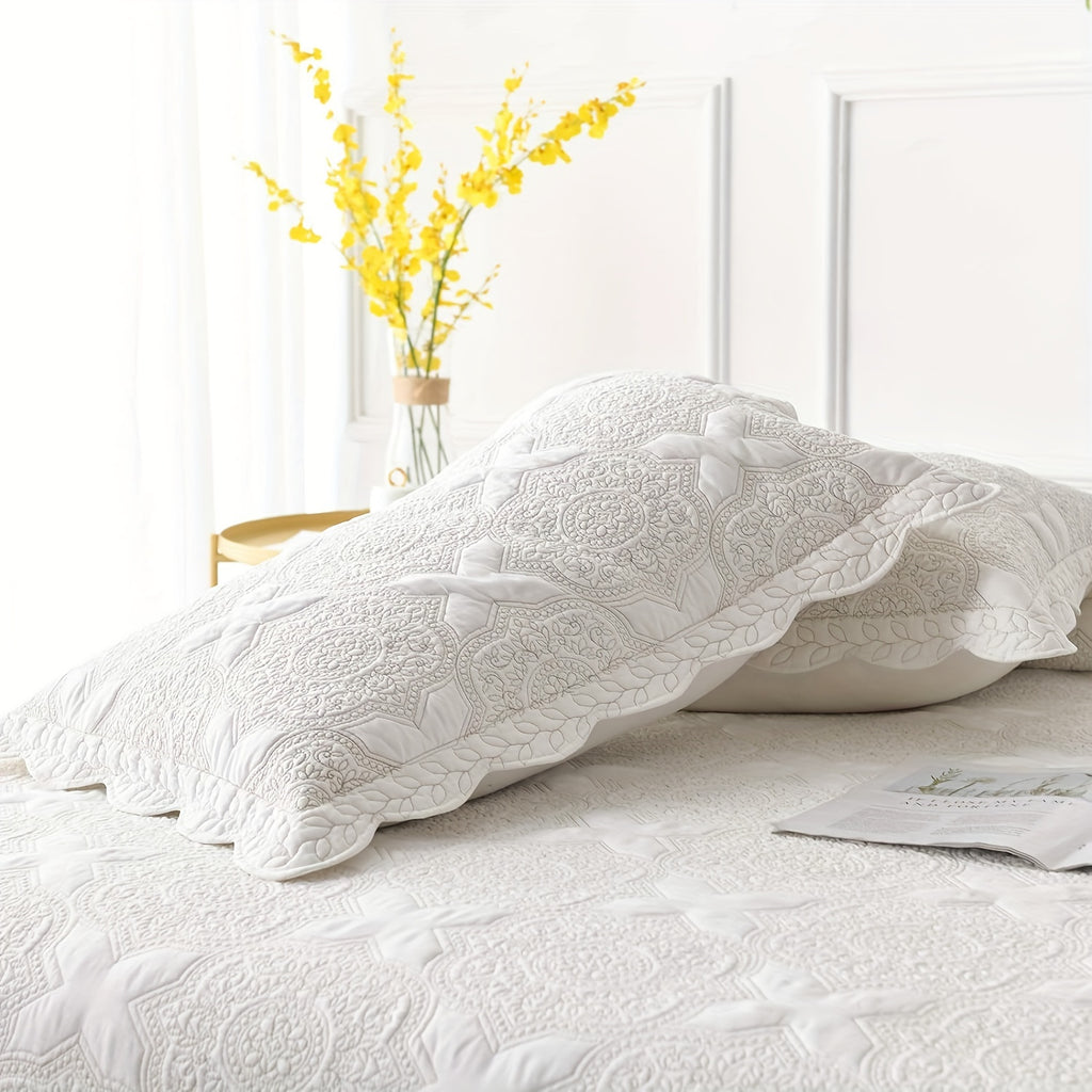 3Pcs Luxury Elegant Embroidered Leaf Pattern Farmhouse Quilt Set, 100% Polyester Botanical Theme White Retro Bedspread Set, Lightweight Soft Shabby Matelasse Chic Coverlet Set, for All-Season, Queen King Size, (1 Quilt + 2 Pillow Shams)