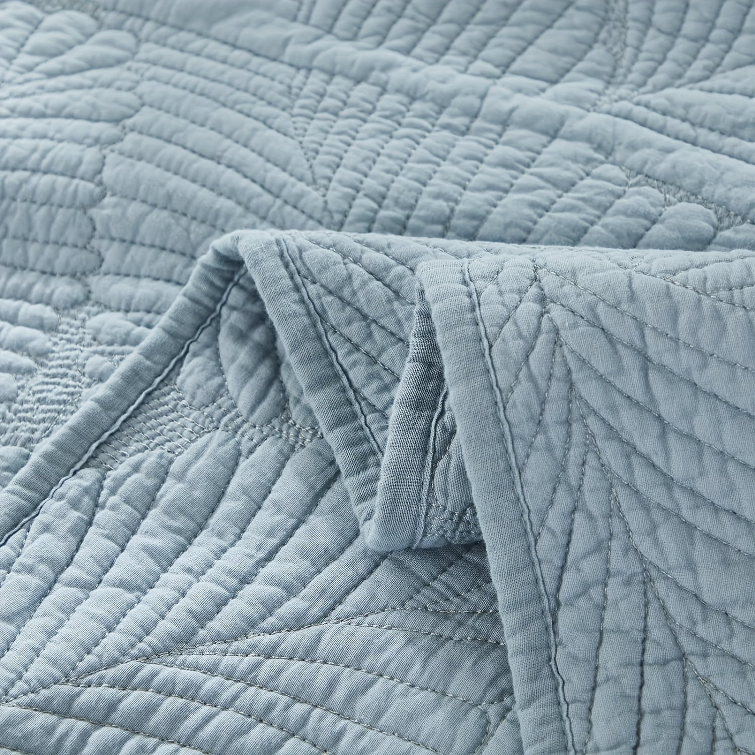 3Pcs Luxury Palm Tree Leaf Pattern Embroidered Quilt Set, 100% Cotton Blue Farmhouse Bedspread Set, Lightweight Soft Tropical Style Coverlet Set, for All-Season, Queen King Size