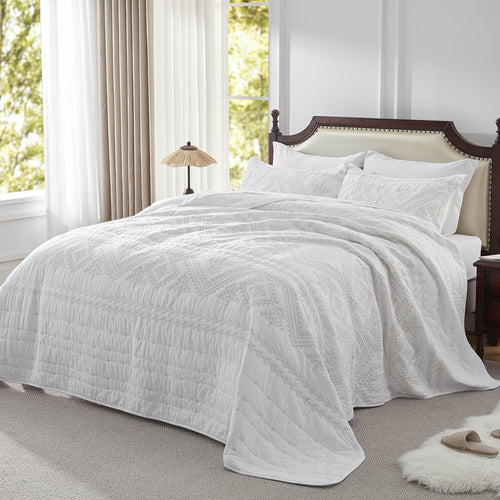 100% Cotton 3-Piece Quilt Set With Golden\u002FTan Print - White Full Queen Size Lightweight Bedspread Coverlet - 90''x98'' Soft Luxurious Embroidered Bedding Set For All Seasons (1 Quilt, 2 Pillow Shams)