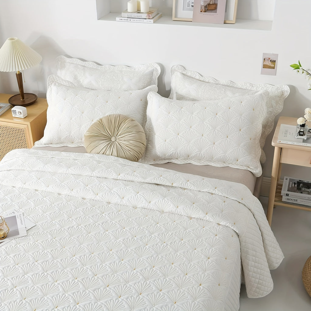 3pcs Queen King Size Luxury Modern Sea Shell Embroidered Quilt Set, 100% Polyester, Creme White - Includes 1 Quilt and 2 Pillow Shams, Lightweight Soft Matelasse Coverlet for All-Season Comfort, Comfortable Clothing|Quilted Design|Textured Fabric