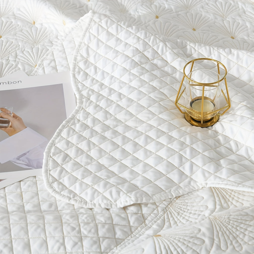 3pcs Queen King Size Luxury Modern Sea Shell Embroidered Quilt Set, 100% Polyester, Creme White - Includes 1 Quilt and 2 Pillow Shams, Lightweight Soft Matelasse Coverlet for All-Season Comfort, Comfortable Clothing|Quilted Design|Textured Fabric